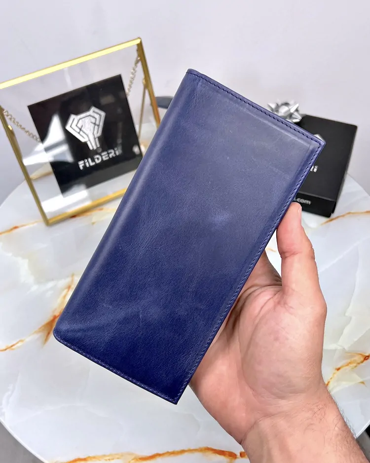 RNI-Films-IMG-29836187-6D3E-4A99-8641-CA41FE2767AE